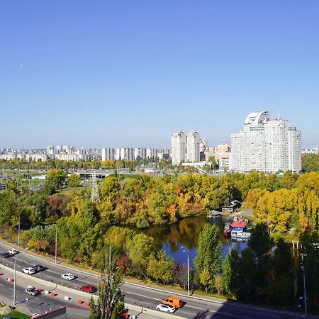 Myfreedom Апартаменти Метро Почайна, Оболонь Kiev Ngoại thất bức ảnh